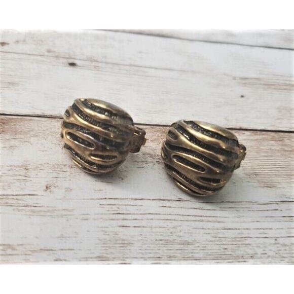 Vintage Clip On Earrings - Unusual Chunky Gold Tone with Design 1" - Picture 2 of 4